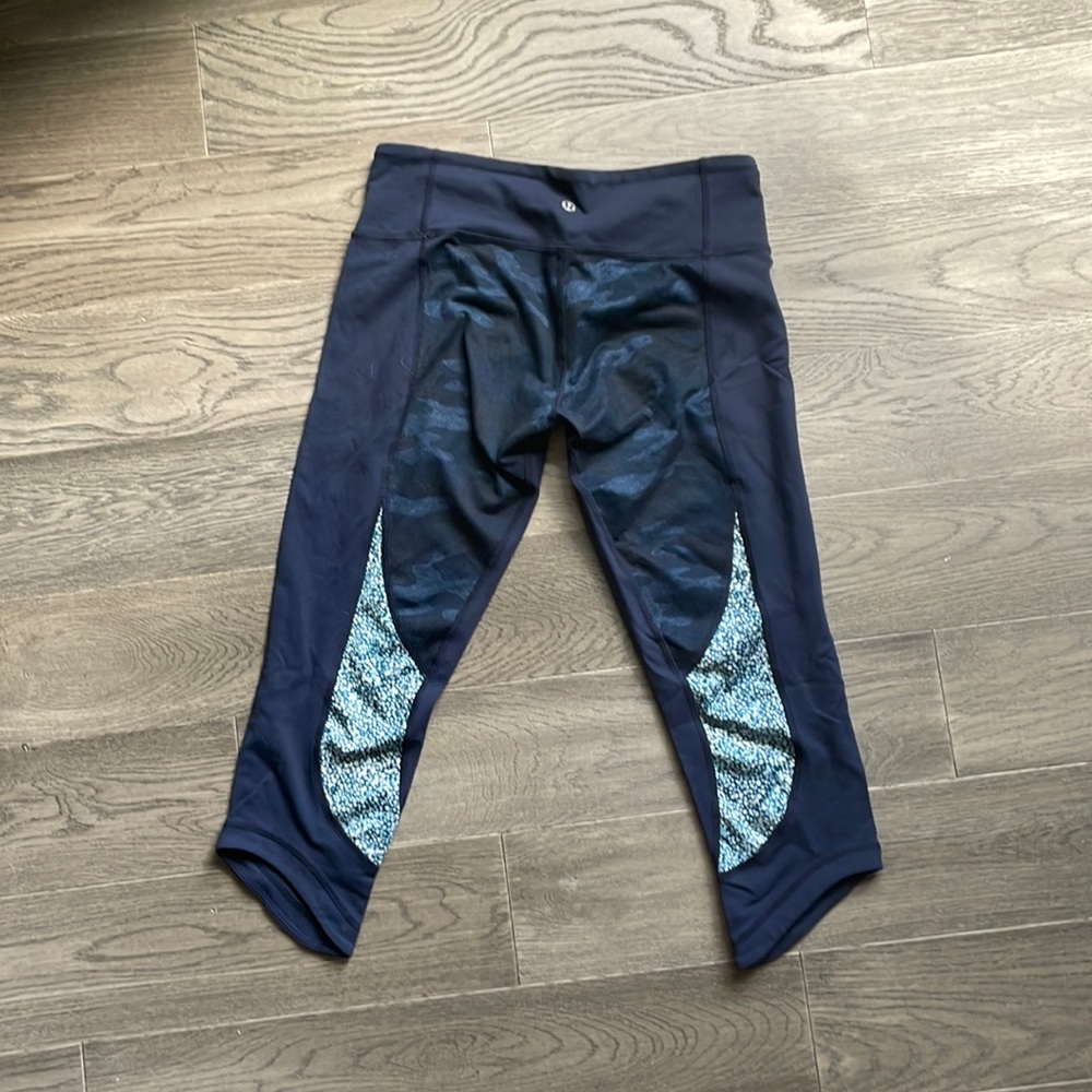 Lululemon leggings size 8, excellent condition